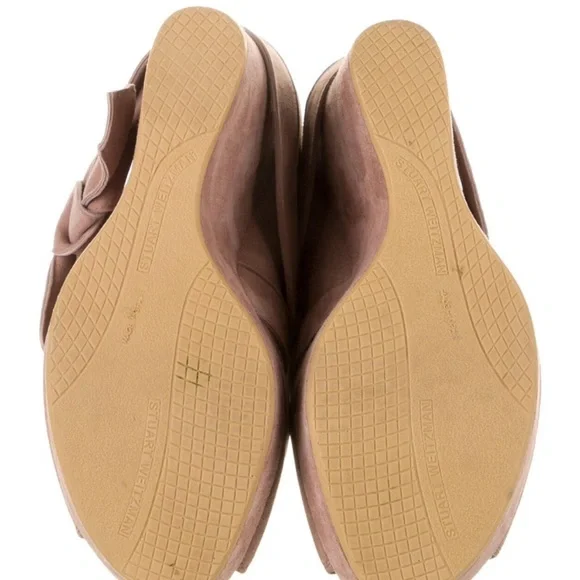 Stuart Weitzman Suede Bow Accents Pumps - Picture 4 of 4